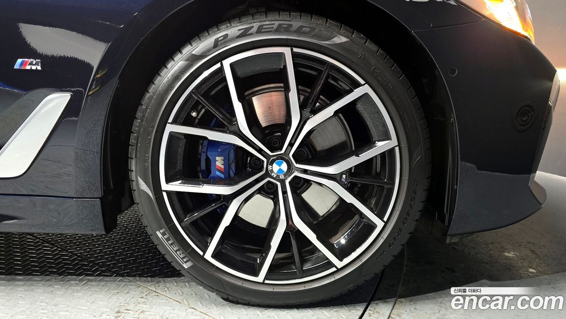 BMW 5-Series 530i M Sport Package, 2022