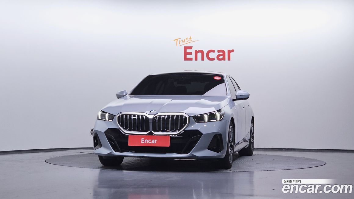 BMW 5-Series 520i M Sport, 2025