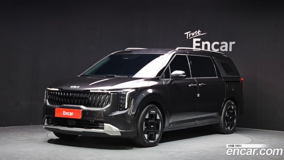 Kia Carnival 7-Seater Outdoor, 2025