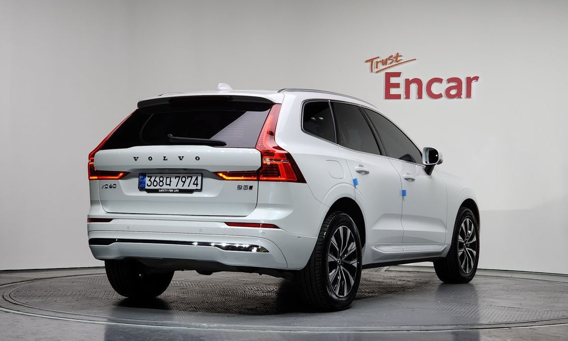 Volvo XC60 B5 Ultimate Bright, 2024