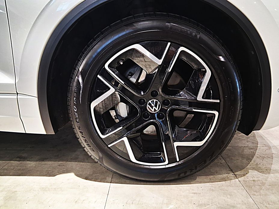 Volkswagen Touareg 3.0 TDI Prestige, 2024