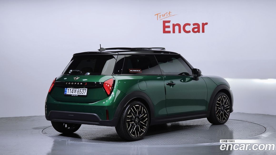 Mini Cooper Favoured, 2025