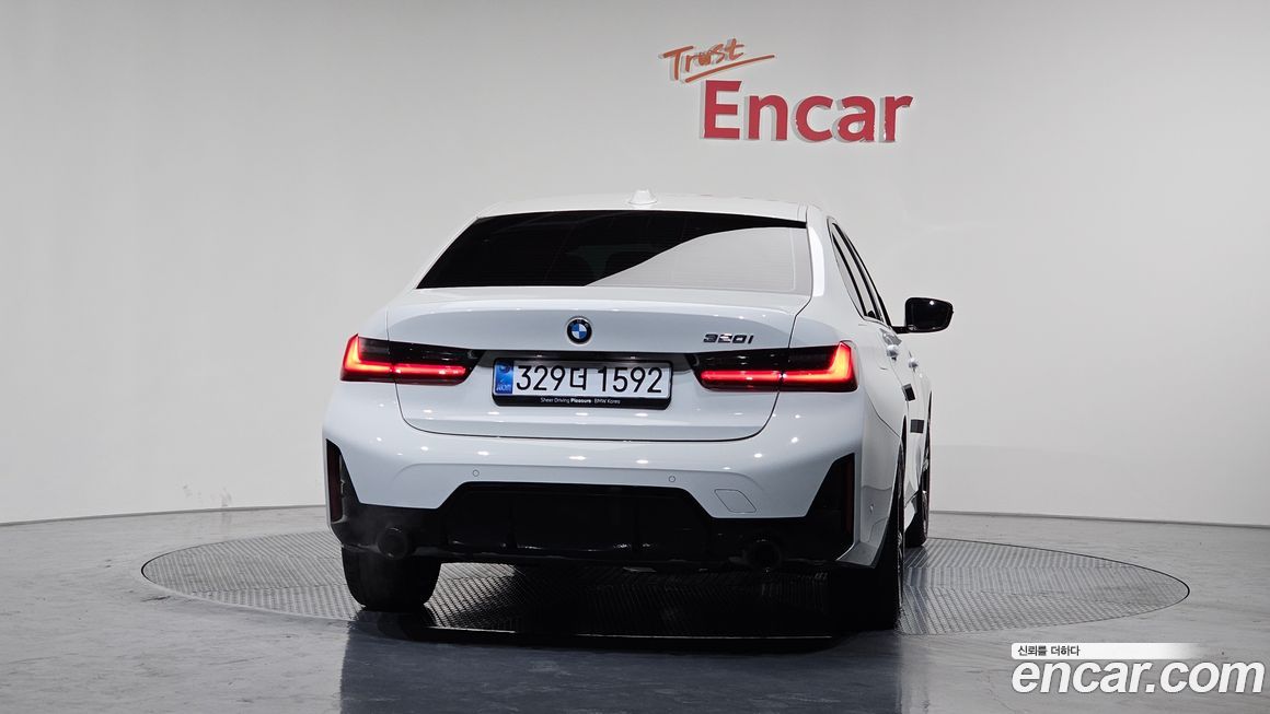 BMW 3-Series 320i M Sport, 2025