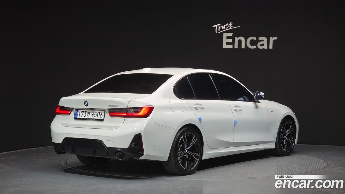 BMW 3-Series 320i M Sport, 2023