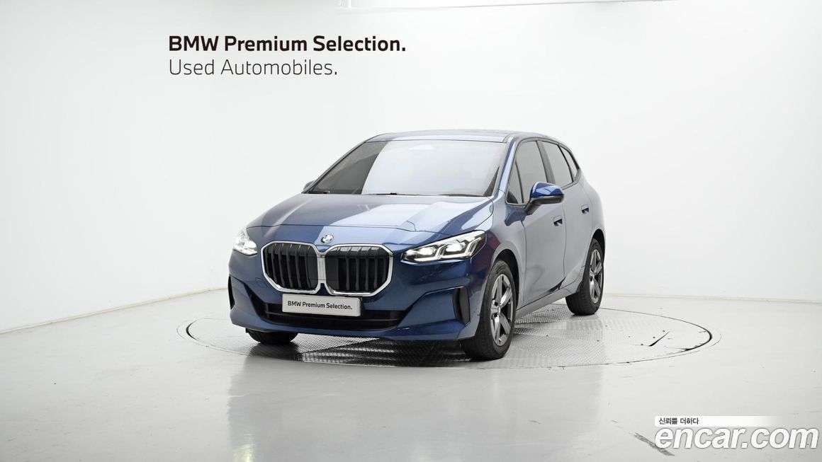 BMW 2-Series 220i Luxury, 2024