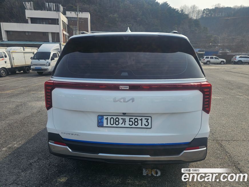 Kia Carnival 9-Seater Signature, 2024