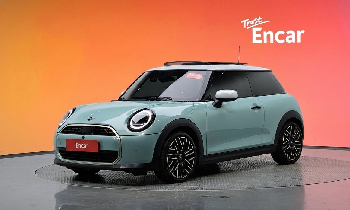 Mini Cooper Favoured, 2025