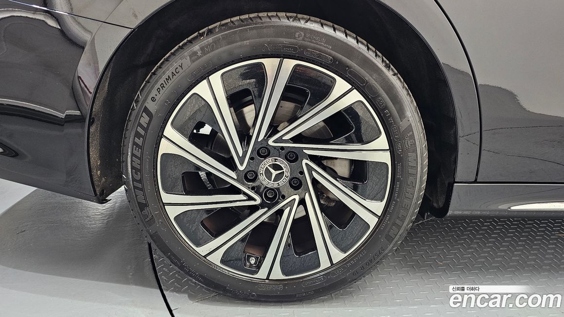 Mercedes-Benz E-Class E300 4MATIC Exclusive, 2024
