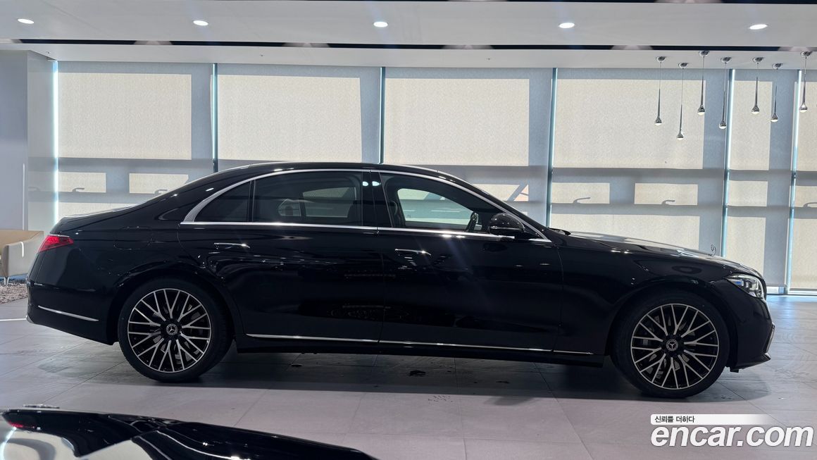 Mercedes-Benz S-Class S580L 4MATIC, 2025