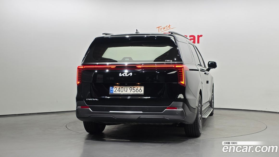Kia Carnival 9-Seater Gravity, 2024
