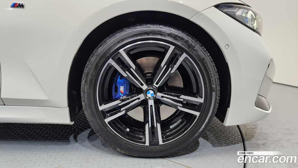 BMW 3-Series 320i M Sport, 2025