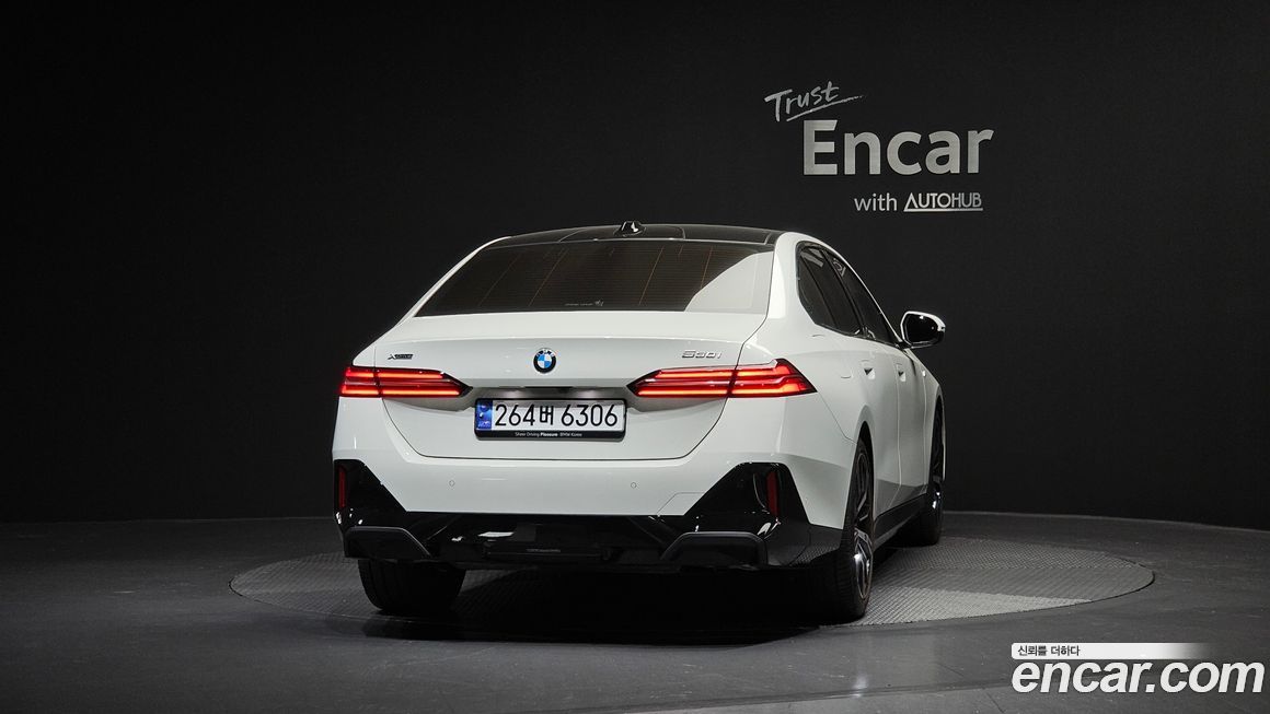 BMW 5-Series 530i xDrive M Sport, 2024