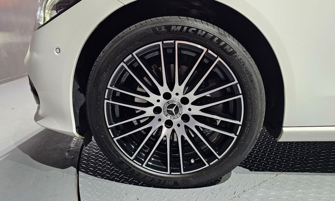 Mercedes-Benz C-Class C200 Avantgarde, 2024