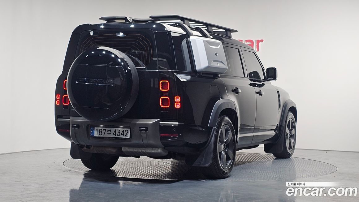 Land Rover Defender 130 D300 X-Dynamic HSE, 2024