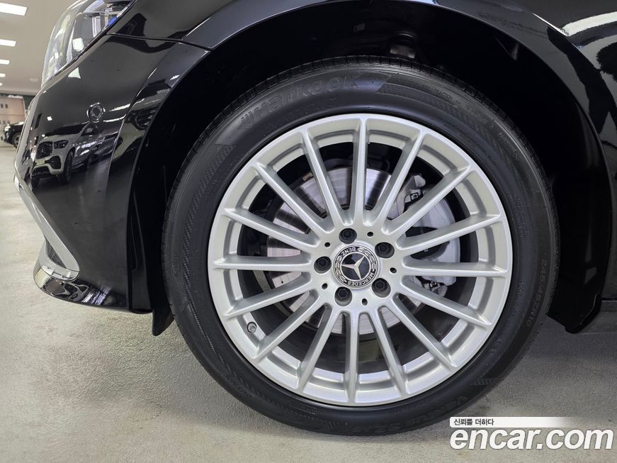 Mercedes-Benz E-Class E220d 4MATIC Exclusive, 2022