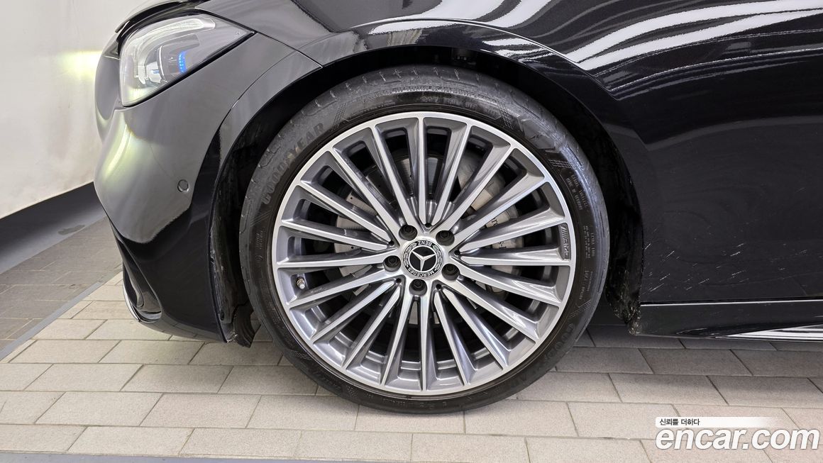 Mercedes-Benz C-Class C300 4MATIC AMG Line, 2023