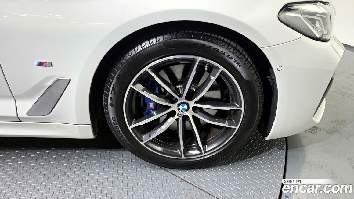 BMW 5-Series 520i M Sport, 2023