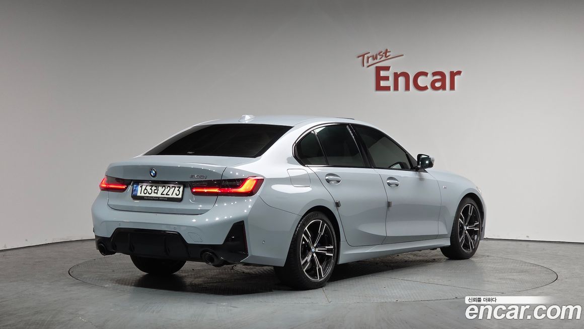 BMW 3-Series 320i M Sport, 2023