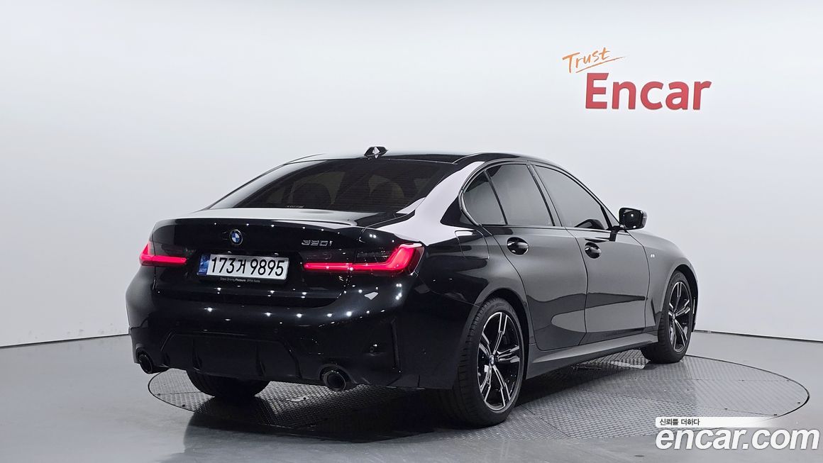 BMW 3-Series 320i M Sport, 2024