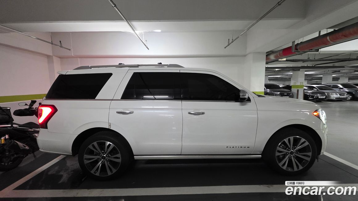 Ford Expedition Platinum 4WD, 2021