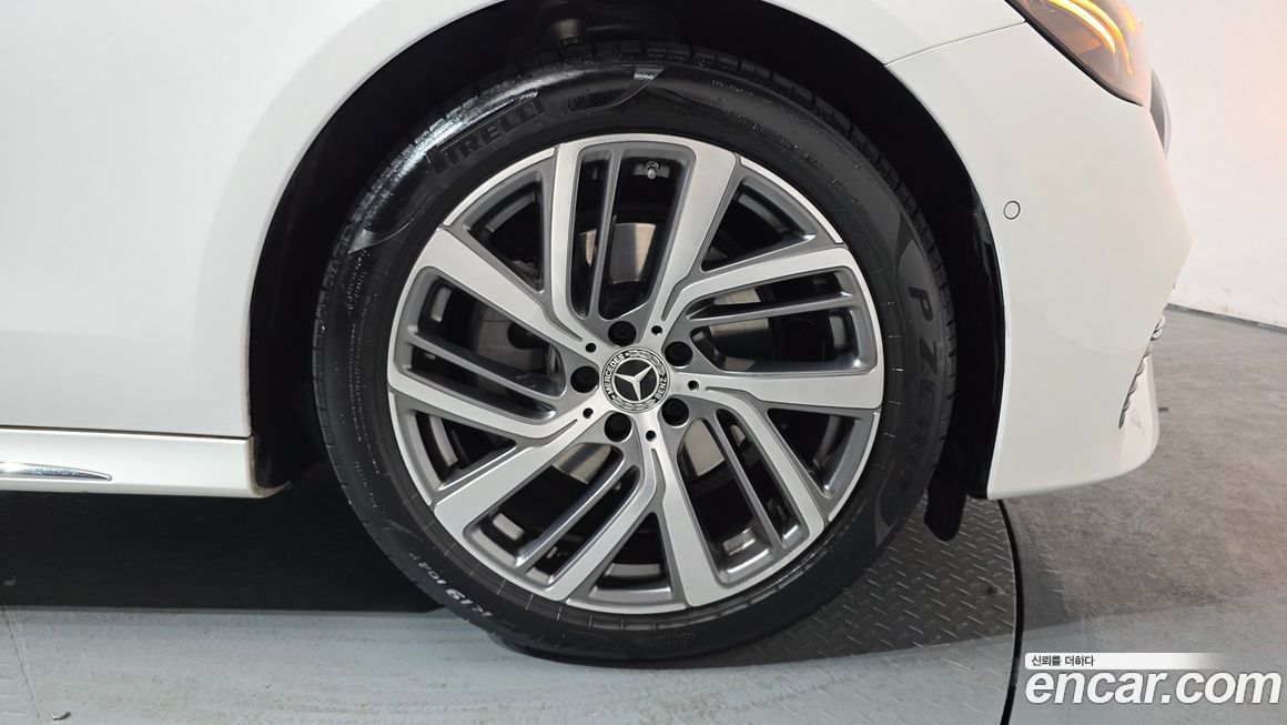 Mercedes-Benz E-Class E220d 4MATIC Exclusive, 2024