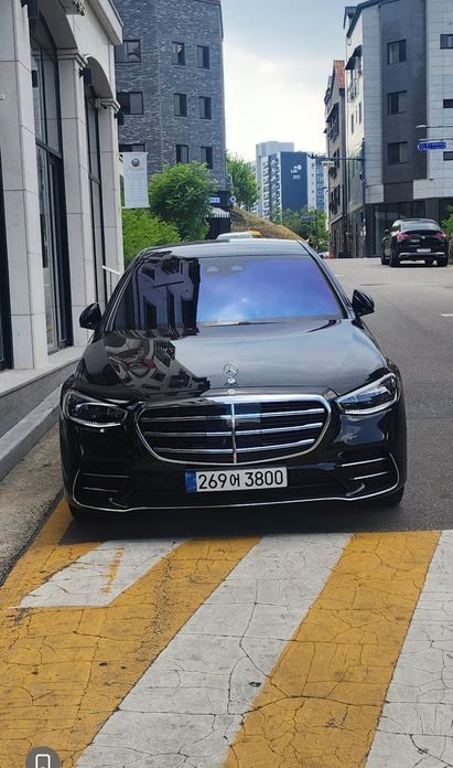 Mercedes-Benz S-Class S500L 4MATIC, 2022