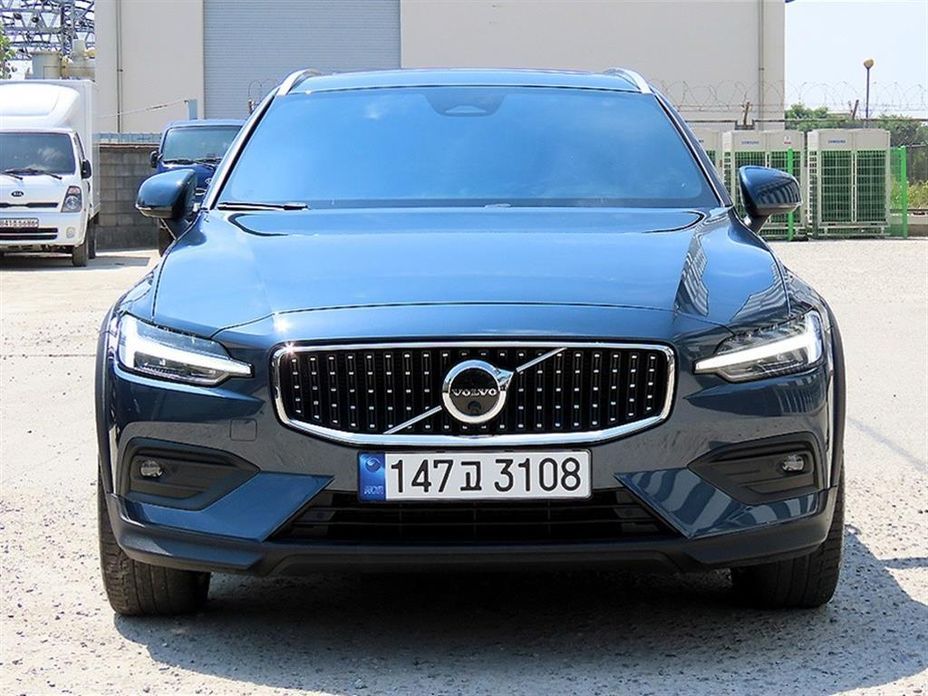 Volvo V60 B5 Ultimate AWD, 2023