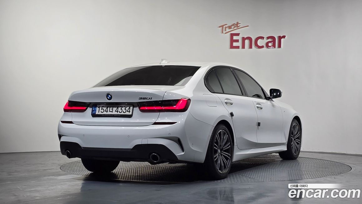 BMW 3-Series 320i M Sport, 2022