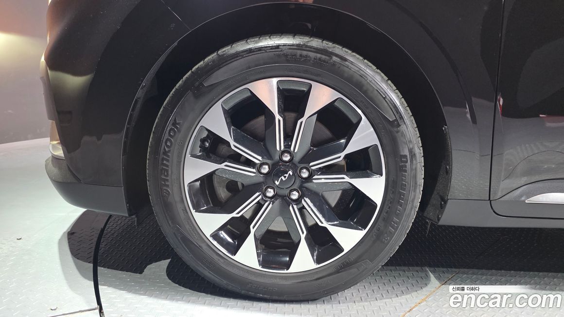 Kia Carnival 9-Seater Noblesse, 2023