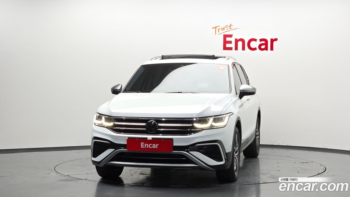 Volkswagen Tiguan 2.0 TSI Prestige, 2024