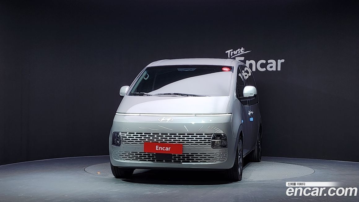 Hyundai Staria Tourer 9-Seater, 2025