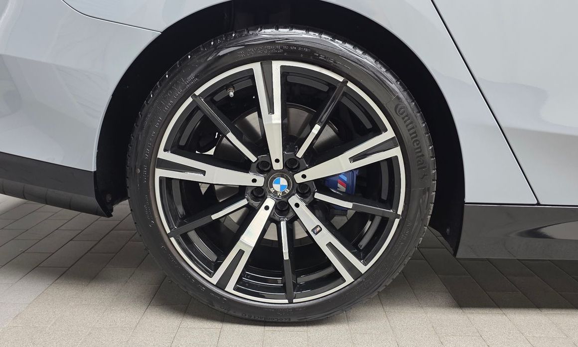 BMW 5-Series 530i xDrive M Sport, 2024