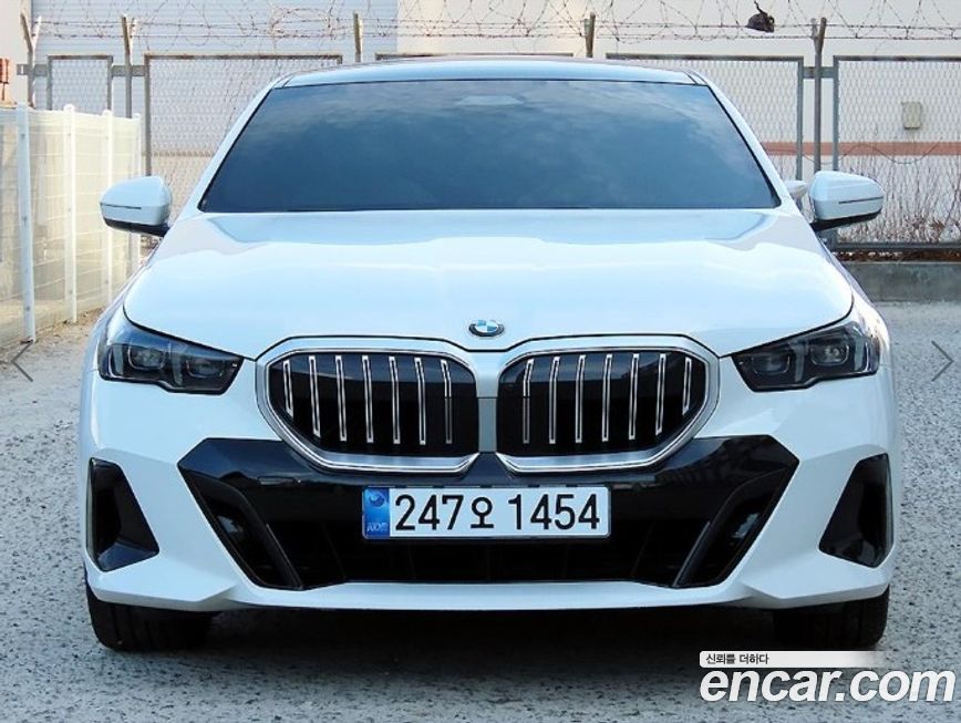 BMW 5-Series 520i M Sport, 2025