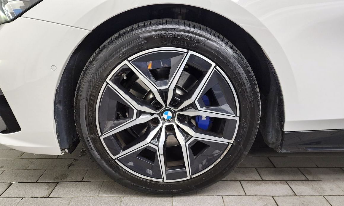 BMW 5-Series 523d M Sport, 2025