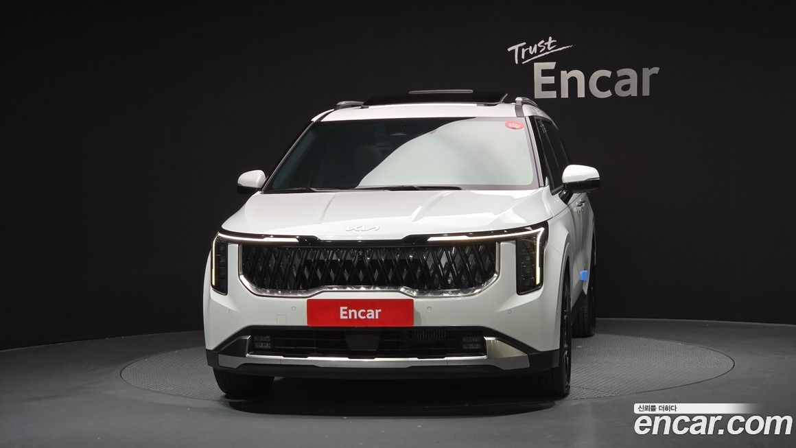 Kia Carnival 9-Seater Signature, 2024