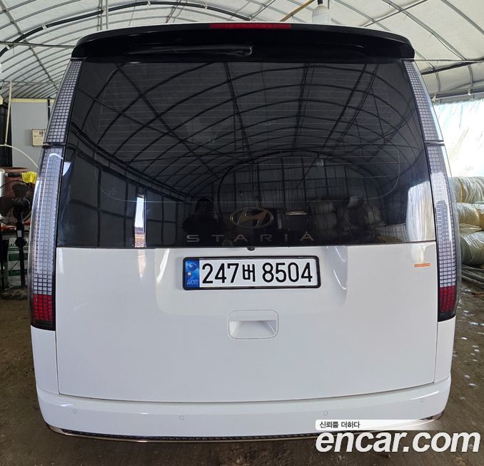 Hyundai Staria 4WD Lounge 7-Seater, 2025