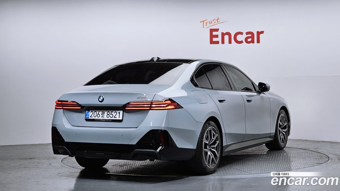 BMW 5-Series 520i M Sport, 2025