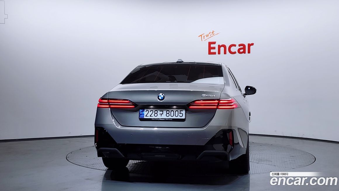 BMW 5-Series 523d M Sport, 2025