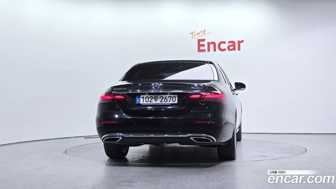 Mercedes-Benz E-Class E220d 4MATIC Exclusive, 2022