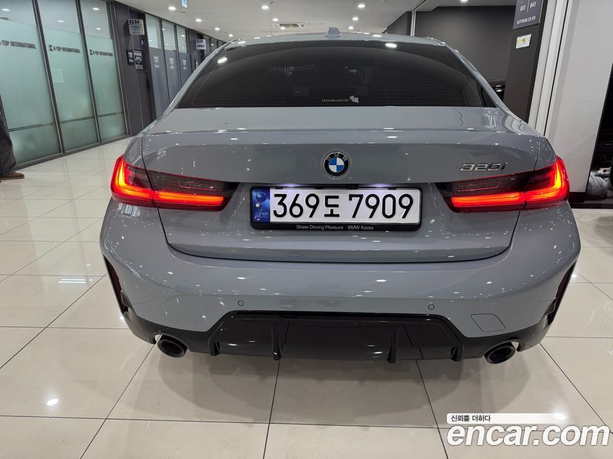 BMW 3-Series 320i M Sport, 2023