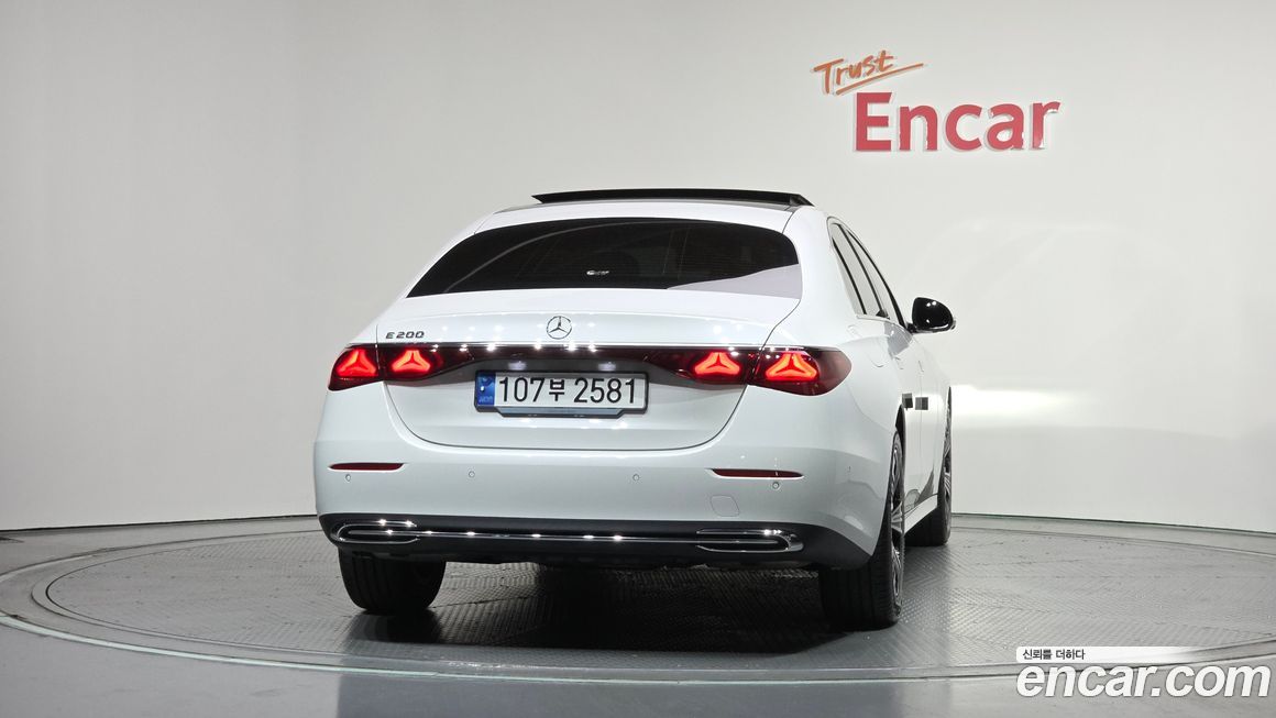 Mercedes-Benz E-Class E200 Avantgarde, 2024