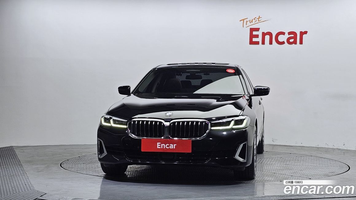 BMW 5-Series 530i xDrive Luxury, 2022