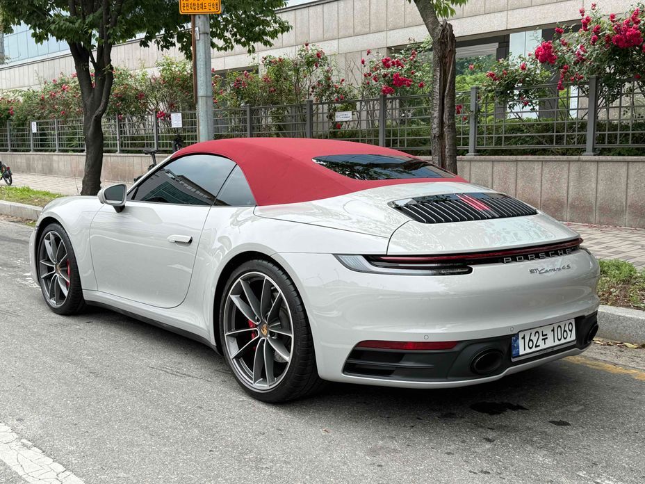 Porsche 911 Carrera 4S Cabriolet, 2023