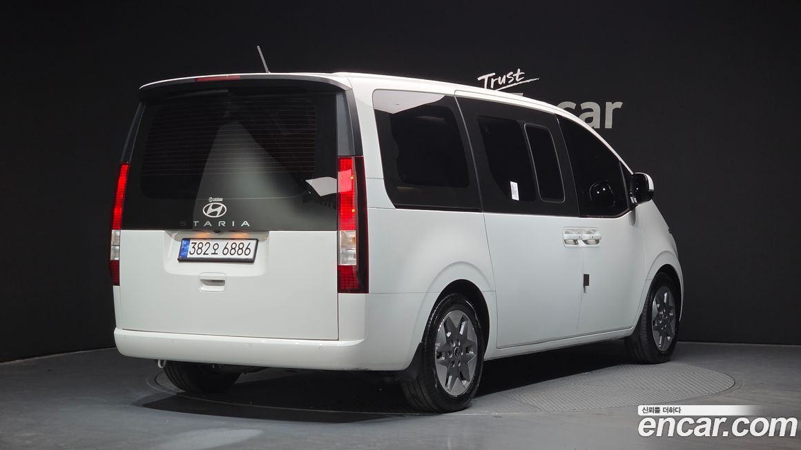 Hyundai Staria Tourer 9-Seater, 2025