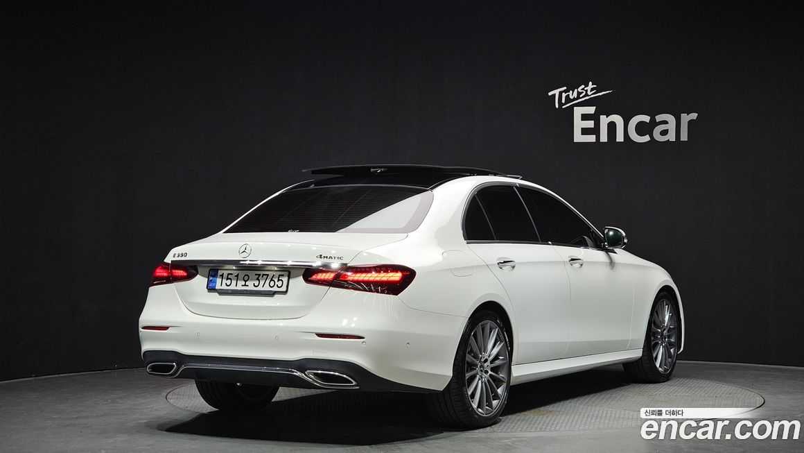 Mercedes-Benz E-Class E350 4MATIC AMG Line, 2022