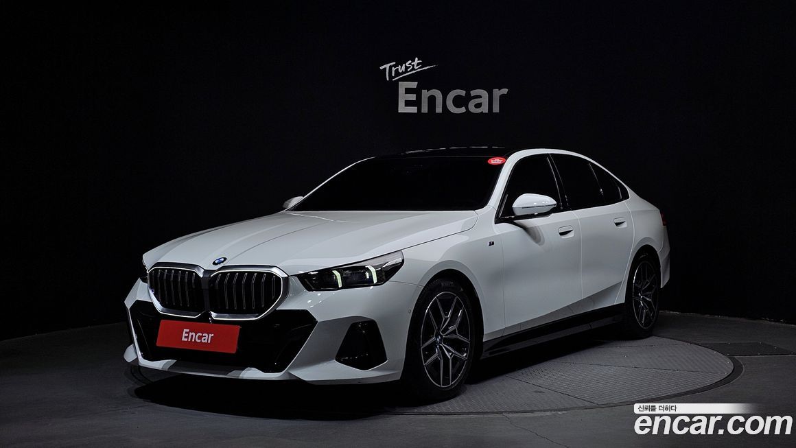 BMW 5-Series 520i M Sport, 2025