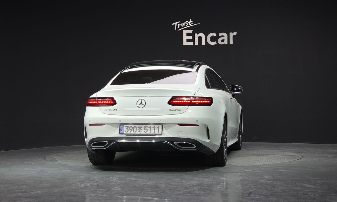 Mercedes-Benz E-Class E300d 4MATIC Coupe, 2022