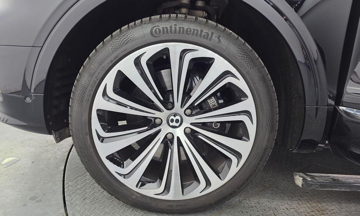 Bentley Bentayga 4.0 V8 Azure, 2023