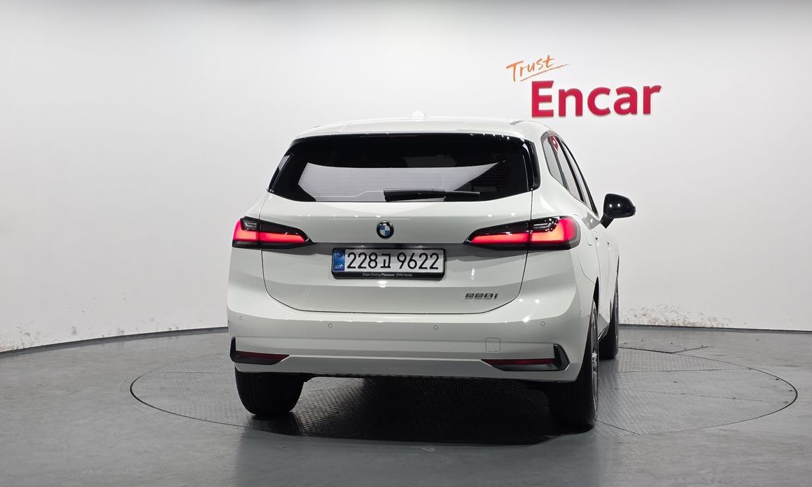BMW 2-Series 220i Advantage, 2025