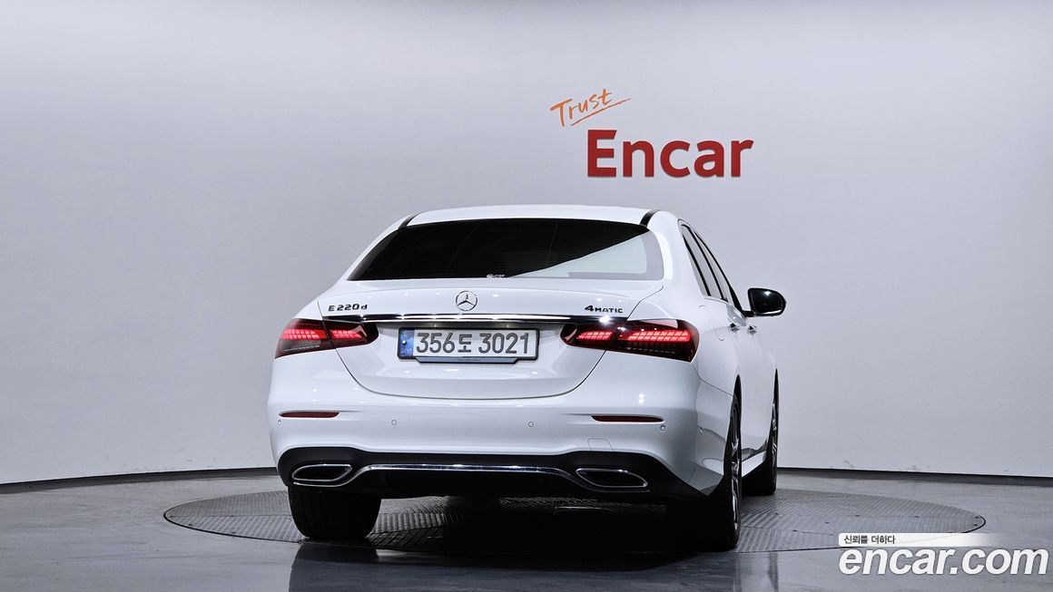 Mercedes-Benz E-Class E220d 4MATIC AMG Line, 2023